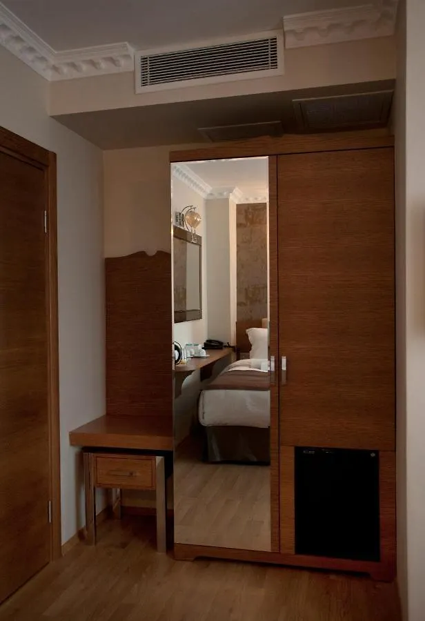 Pera Line Aparthotel Istanbul 0*,